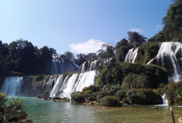 A $1 Bowl of Noodles and Ancient Borders: The Hidden Route to Detian Waterfall