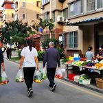 Community Group Buying: How Neighbors Save Money Together