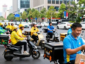 Faster Than Coffee: Inside China's 'Lightning' Daily Routine with Food Delivery