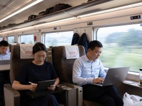 The Commuter Office: How High-Speed Rail is Reshaping Business Travel in China