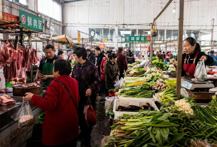 Inside the Chinese Wet Market: A Hub of Fresh Produce and Community Stories