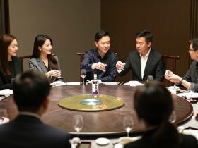 How to Survive a Chinese Business Dinner: Decoding the 'Baijiu' Toast Etiquette