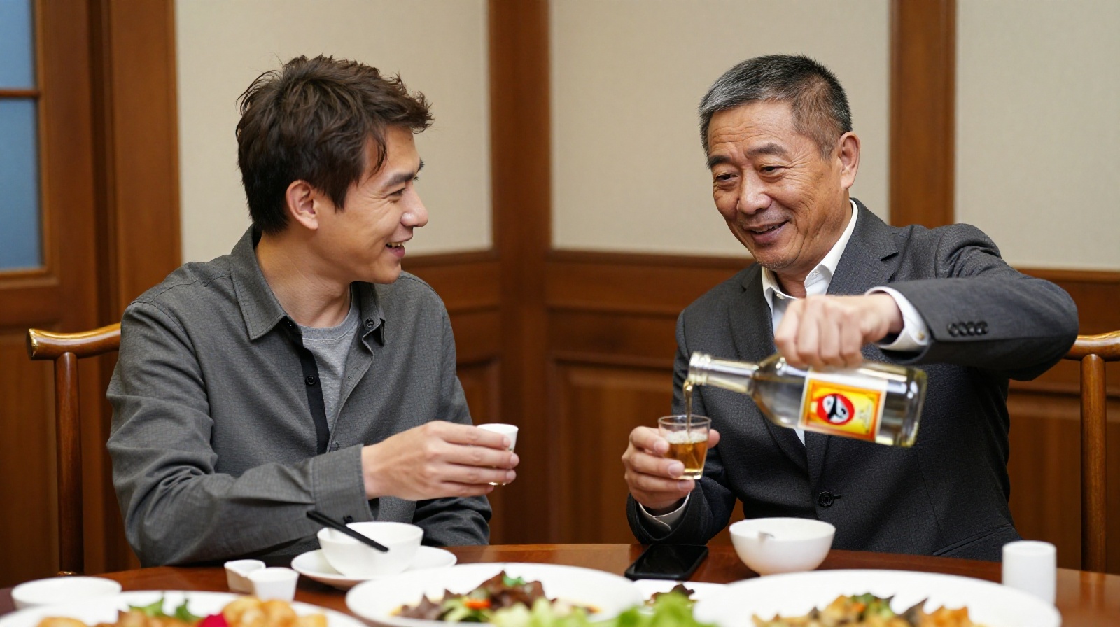 An expat politely declining alcohol with tea during a Chinese business dinner, demonstrating alternative etiquette.