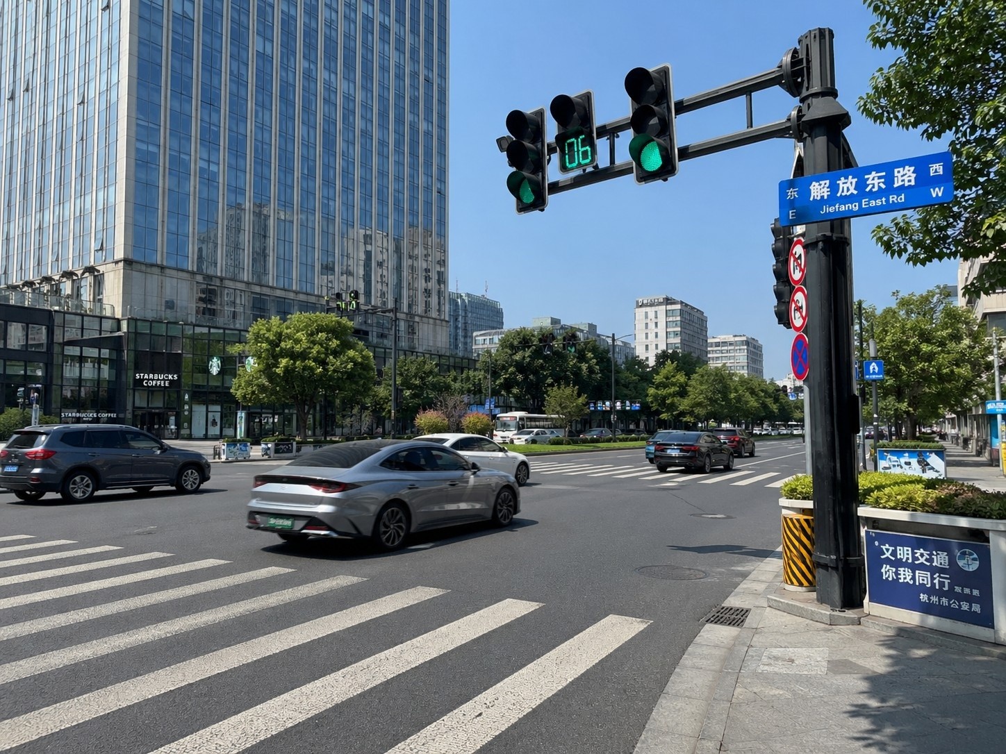 Smooth traffic flow at an intersection in Hangzhou managed by smart city systems
