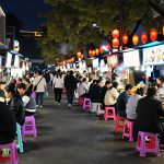 Late-Night Canteen: Socializing and Consumption in Wuhan's Crayfish Night Markets