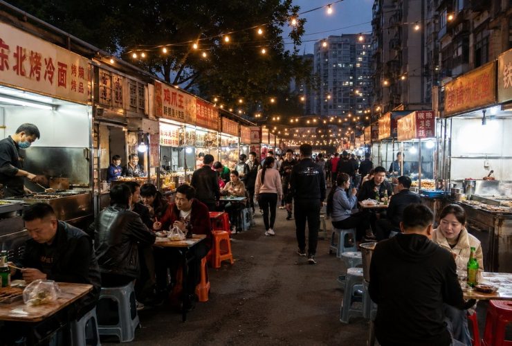 Your Wallet Won’t Shrink Here: The Trust Economy of China’s Night Markets