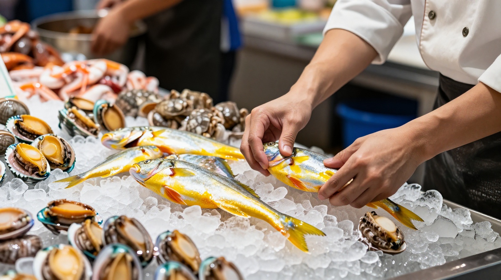 A young chef selecting fresh yellow croaker and abalone at a bustling local seafood market in Fuzhou.
