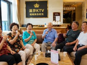 How Retirees Took Over the Daytime Slots at Karaoke Bars