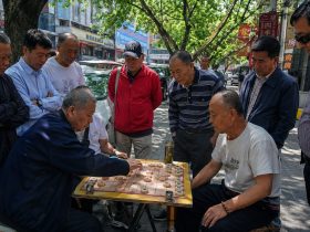 Chinese Chess Hustlers: The Intense Street-Corner Battles of Old Men