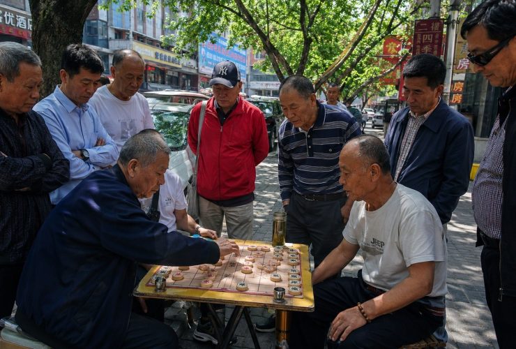 Chinese Chess Hustlers: The Intense Street-Corner Battles of Old Men
