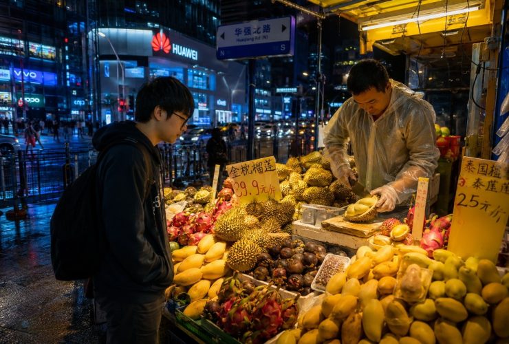 Why Shenzhen's 3 AM Fruit Stalls Feel More Tropical Than New York