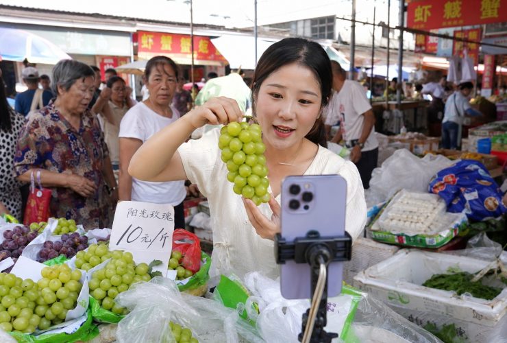 From Backstage to Spotlight: The Supply Chain and Opportunities for Ordinary People in China's Influencer Economy