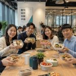 Lunchbox Competition: Inside the Intricate Home-Cooked Meals of Young Clerks