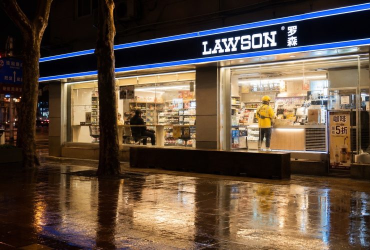 My Shop is My Home: The 24-Hour Reality of a Chinese Convenience Store Owner