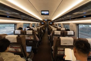 The 'Silent Carriage' Experience: Traveling 350km/h Without Hearing a Single Ringtone