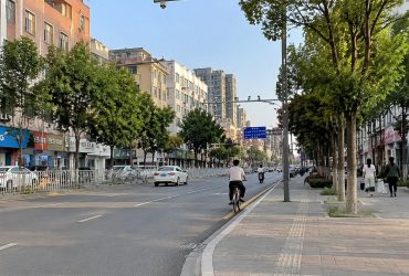 American Couple Surprised to Find China's Fourth-Tier City Cleaner and More Modern Than Imagined