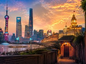 From Cyberpunk Skyscrapers to Hidden 1920s Speakeasies: A Shanghai Weekend Route