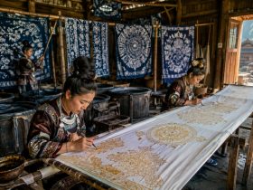 Ancient Paper and Batik: Guizhou Handicrafts Find New Buyers Abroad