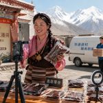 In Shigatse, a Tibetan Sister Sells Yak Meat on Douyin, and the Delivery Guy Is Han