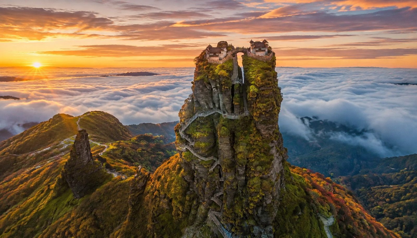 A Practical Guide to Hiking Fanjingshan: From Base to Summit, What to Expect
