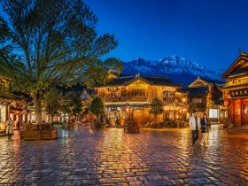 The Other Face of Lijiang Old Town: Real Life After the Tourists Leave
