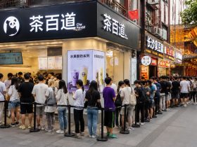 The Art of Queuing: How Chinese People Turn Waiting in Line into Performance