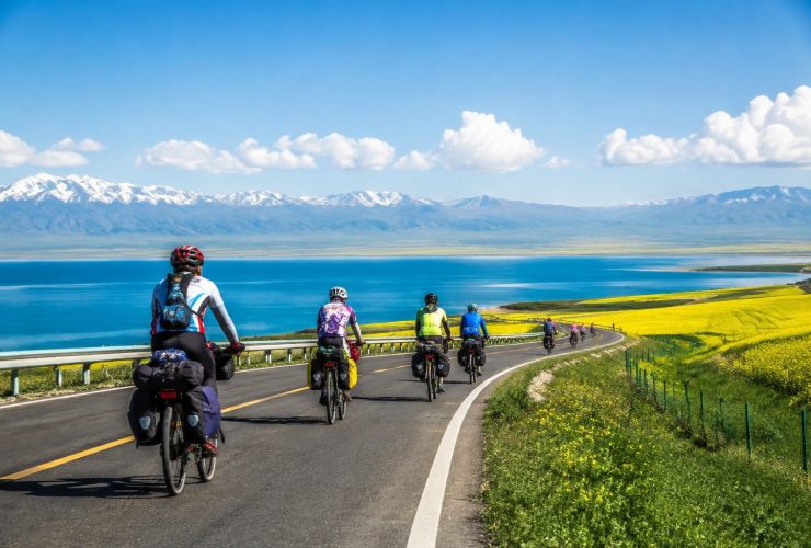 Cycling Around Qinghai Lake: How Sports Tourism Revives Coastal Villages