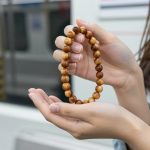 Why Are Young Chinese Obsessed with 'Polishing' Greasy Beads?