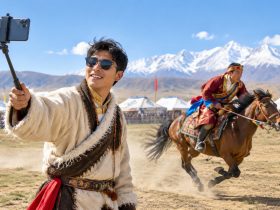 Horse Racing in Nagqu, Tibet: Herders Live-Stream the Festival, Drawing More Viewers Than the Crowd 32 Horse Racing in Nagqu, Tibet: Herders Live-Stream the Festival, Drawing More Viewers Than the Crowd