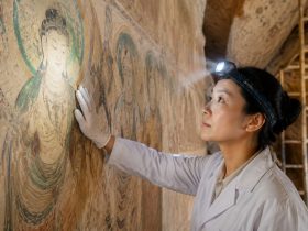 Female Researchers Restoring Murals in Dunhuang: How Their Hands Gently Reverse Time