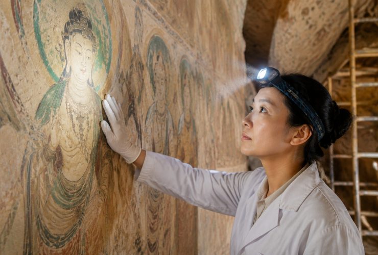 Female Researchers Restoring Murals in Dunhuang: How Their Hands Gently Reverse Time