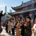 Why Are the Most Fashionable Chinese Youths Flocking to Thousand-Year-Old Temples to Burn Incense?