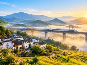 Kunming and Yunnan: China's Gateway to Southeast Asia for Business and Pleasure 23 Kunming and Yunnan: China's Gateway to Southeast Asia for Business and Pleasure