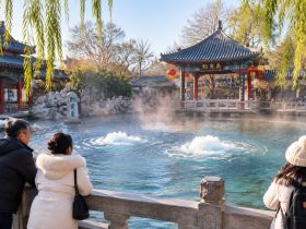 Jinan: Baotu Spring – Watching the No.1 Spring in China, and City Life Around It