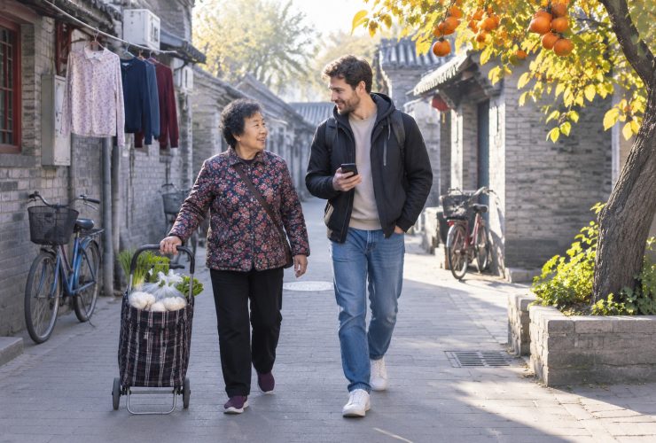 Lost in a Beijing Hutong: A Local Grandma Walked Me Two Kilometers