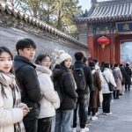 Why Are the Most Fashionable Chinese Youths Flocking to Thousand-Year-Old Temples?