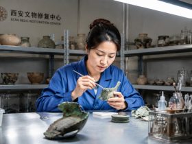 Relic Restorers in Shaanxi: Racing Against Time