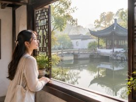 How to Visit Suzhou's Gardens Without the Crowds: A Local Guide to Windows and Seasons 33 How to Visit Suzhou's Gardens Without the Crowds: A Local Guide to Windows and Seasons