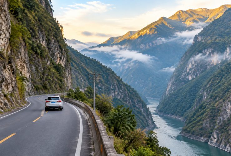 Road Trip Through the Three Parallel Rivers: Meeting Ethnic Minorities in Yunnan's Remote Corners
