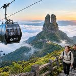 Fanjingshan's Red Cloud Golden Peak: How Much Courage Does It Take to Climb?