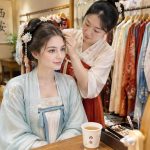 Drinking Hot Water, Wearing Hanfu, Seeing a TCM Doctor: Why Some Foreigners Are Starting to 'Live Like Chinese People'