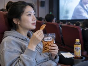 Chicken Feet at the Cinema? The Snacking Revolution in China 34 Chicken Feet at the Cinema? The Snacking Revolution in China