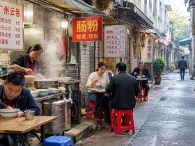 Breakfast Without Tourists: The Real Flavors Found in Guangzhou Alleys by Locals