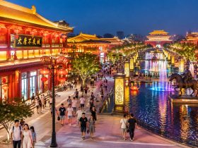 Xi'an's Grand Tang Dynasty Mall: How Night Economy Revives the Ancient City? 25 Xi'an's Grand Tang Dynasty Mall: How Night Economy Revives the Ancient City?