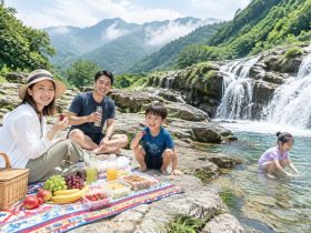 Weekend Picnics Under the Falls: A Day in the Life of Guiyang Locals